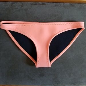 Triangl bikini bottoms NWOT size medium - coral